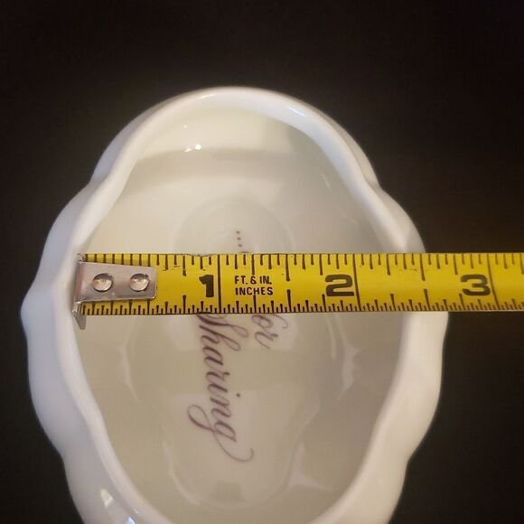 Vintage 1983 Avon "Memories... Are For Sharing" Porcelain Musical Trinket Box - Picture 8 of 15